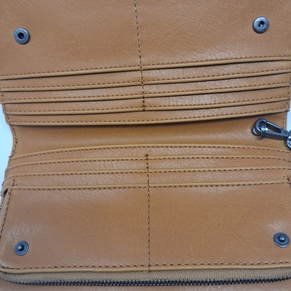 Shopaholics Dream Wallet/Wristlet  By  Matt & Nat         Size .8"×4" - Picture 6 of 7